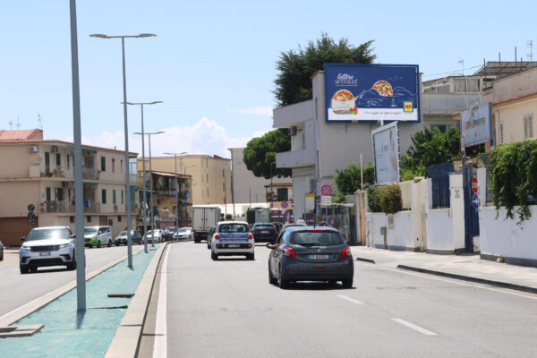 Viale F. Ruffo di Calabria, uscita aeroporto Capodichino, mt. 8x4